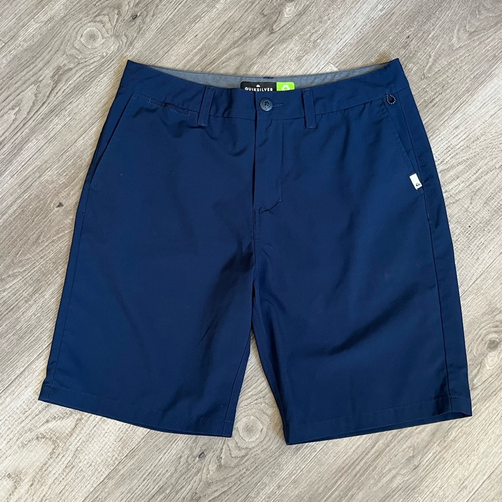 Quicksilver amphibian shorts. Navy blue. Size 30.